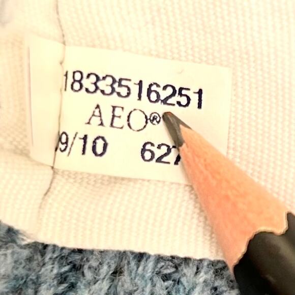 Y2K American Eagle Cable Knit Hoodie V-Neck Sweater - Picture 9 of 10